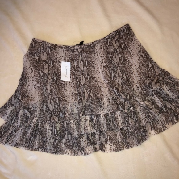 NWT Banana Republic Skirt - Picture 3 of 5